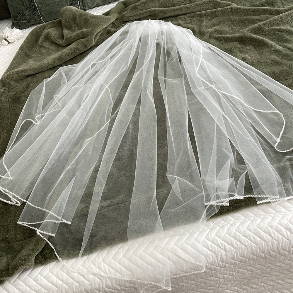Fingertip Bridal Veil
